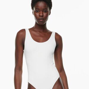 💙 Aritizia Babaton Contour Scoopneck Tank Body Suit - White, Size Large